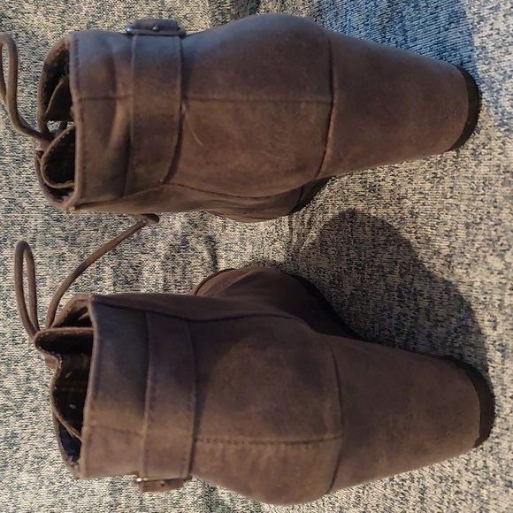 Women's Brown Lace-Up Ankle Boots - Picture 5 of 6